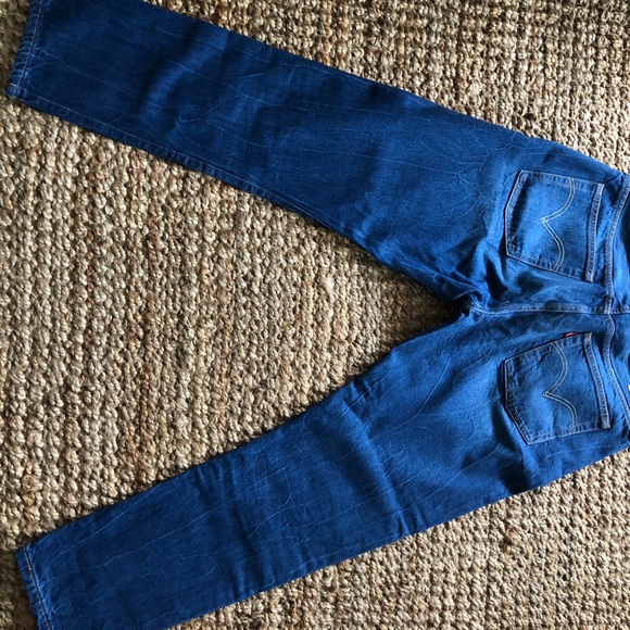 Classic Levi’s 501 button fly jeans. - Picture 3 of 5